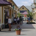 Settlers Green Outlet Village