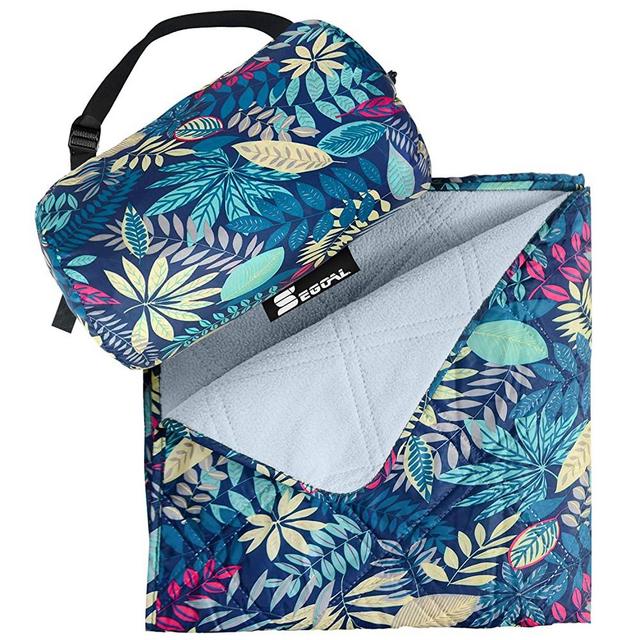 SEGOAL Outdoor Waterproof Blanket Nylon Warm Fleece Picnic Mat Water Resistant Camping Blanket 79''x 55'' Extra Large Foldable Compact with Tote for Stadiums Beach Hiking Traveling Festivals Park