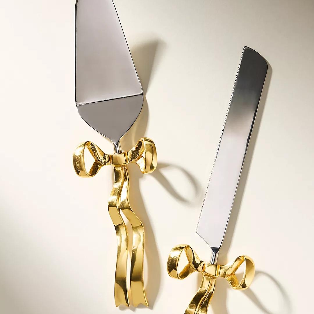 Benedita Bow Metal Serve Set in Gold