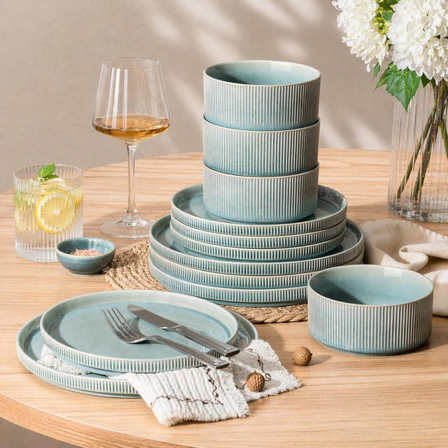 GBHOME 12-Piece Stoneware Dinnerware Set for 4 – Ribbed Ceramic Plates and Bowls, Scratch-Resistant, Microwave & Dishwasher Safe, Reactive Glaze, Malachite Green