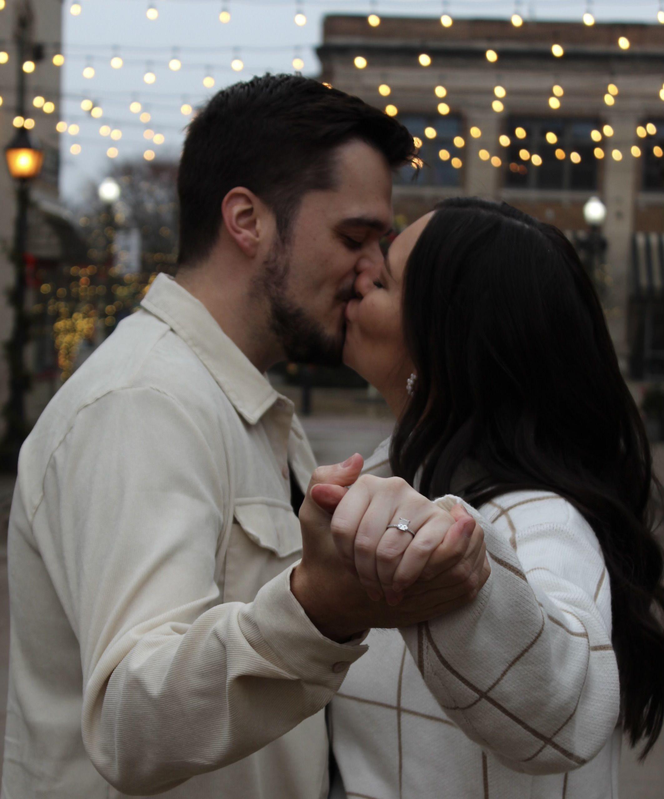 The Wedding Website of Brook Ovington and Raul Venegas