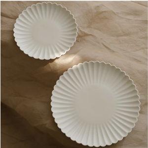 WENSHUO Daisy Plates Set of 6, 6.7-inch Round, Matte Crème (Appetizer Plate)
