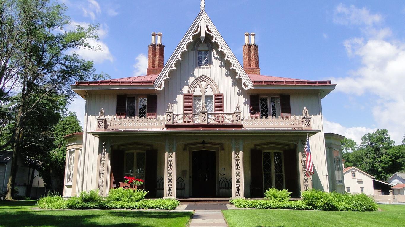 The Wedding Website of Zoe Hughes and John Washington