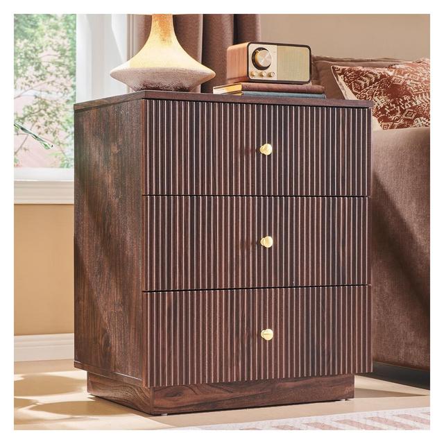 SinCiDo Fluted Nightstand with Charging Station, 21.65" Wide Modern Wood Bedside Table w/3 Storage Drawers for Bedroom, Living Room, Brown