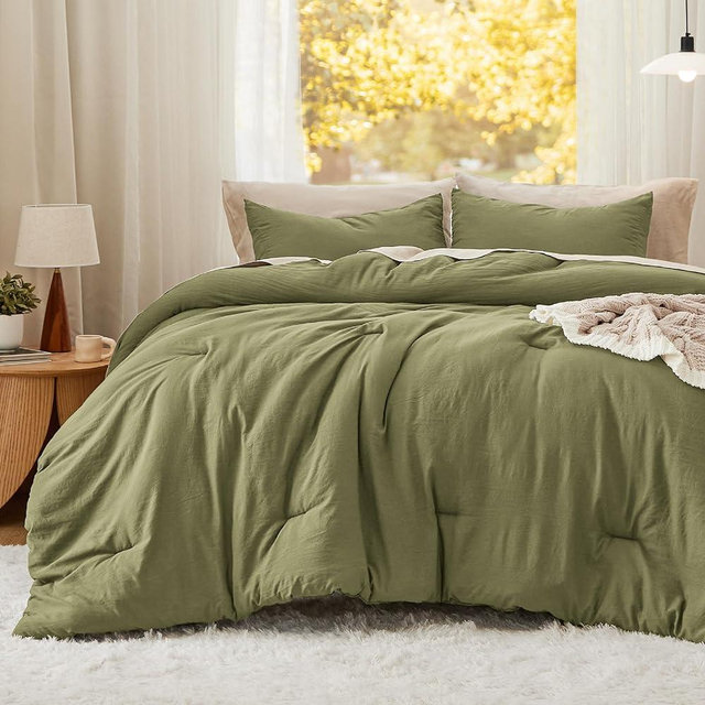 Bedsure Queen Size Comforter Sets, Olive Green Soft Prewashed Bed Comforter for All Seasons, 3 Pieces Warm Bedding Sets, 1 Lightweight Comforter (90"x90") and 2 Pillowcases (20"x26")