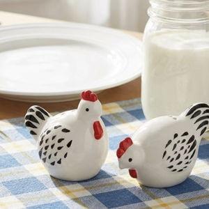 Ceramic Farmhouse Salt & Pepper Shaker Set