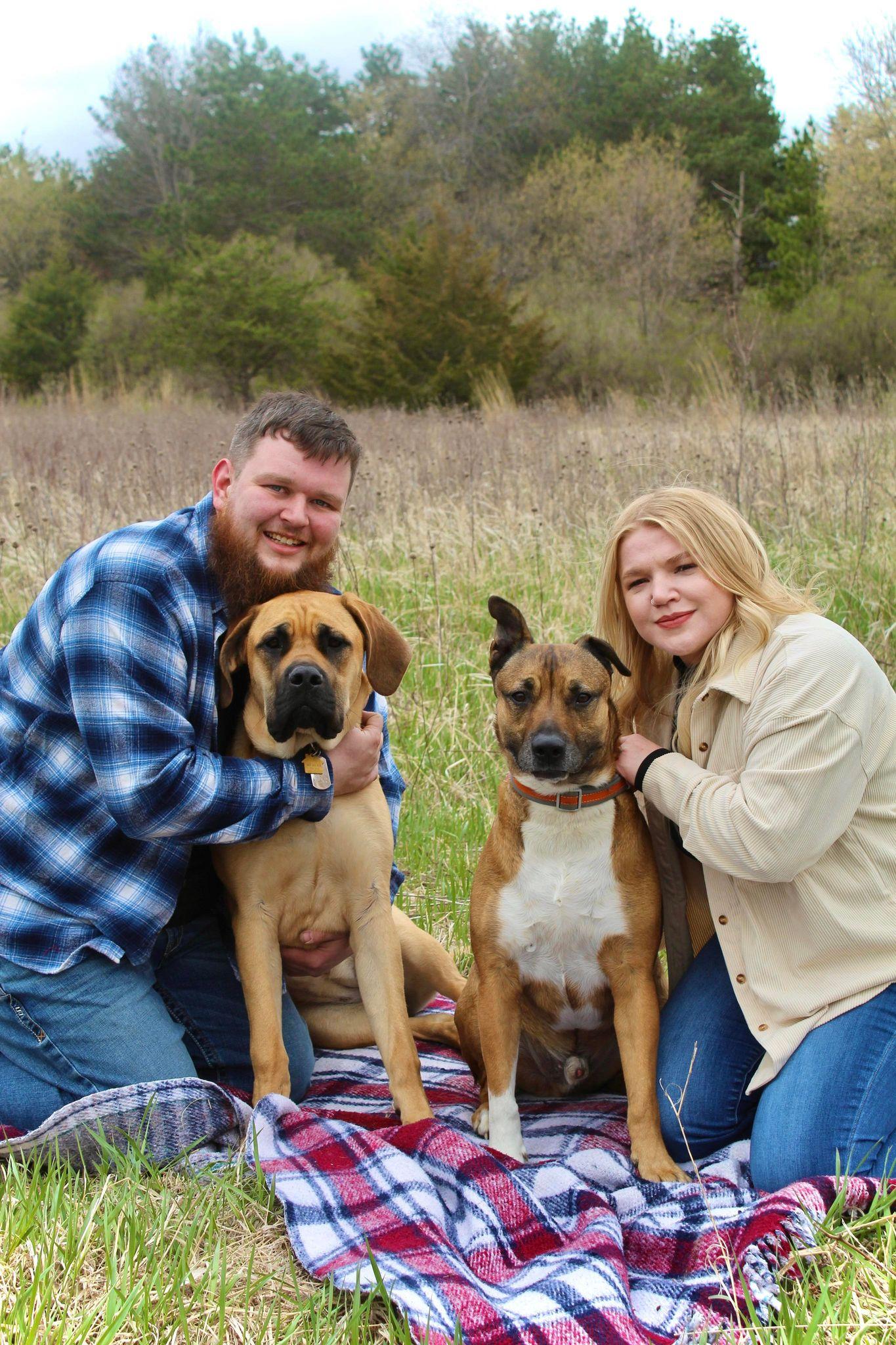 The Wedding Website of Mackenzie DeGraw and Logan Boos