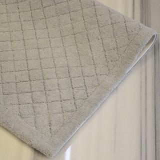 Excellent Diamond Bath Rug