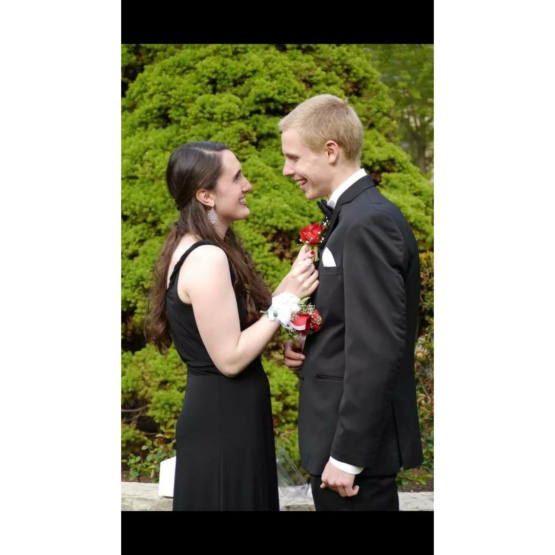 Prom night at Evanston's Rose Garden