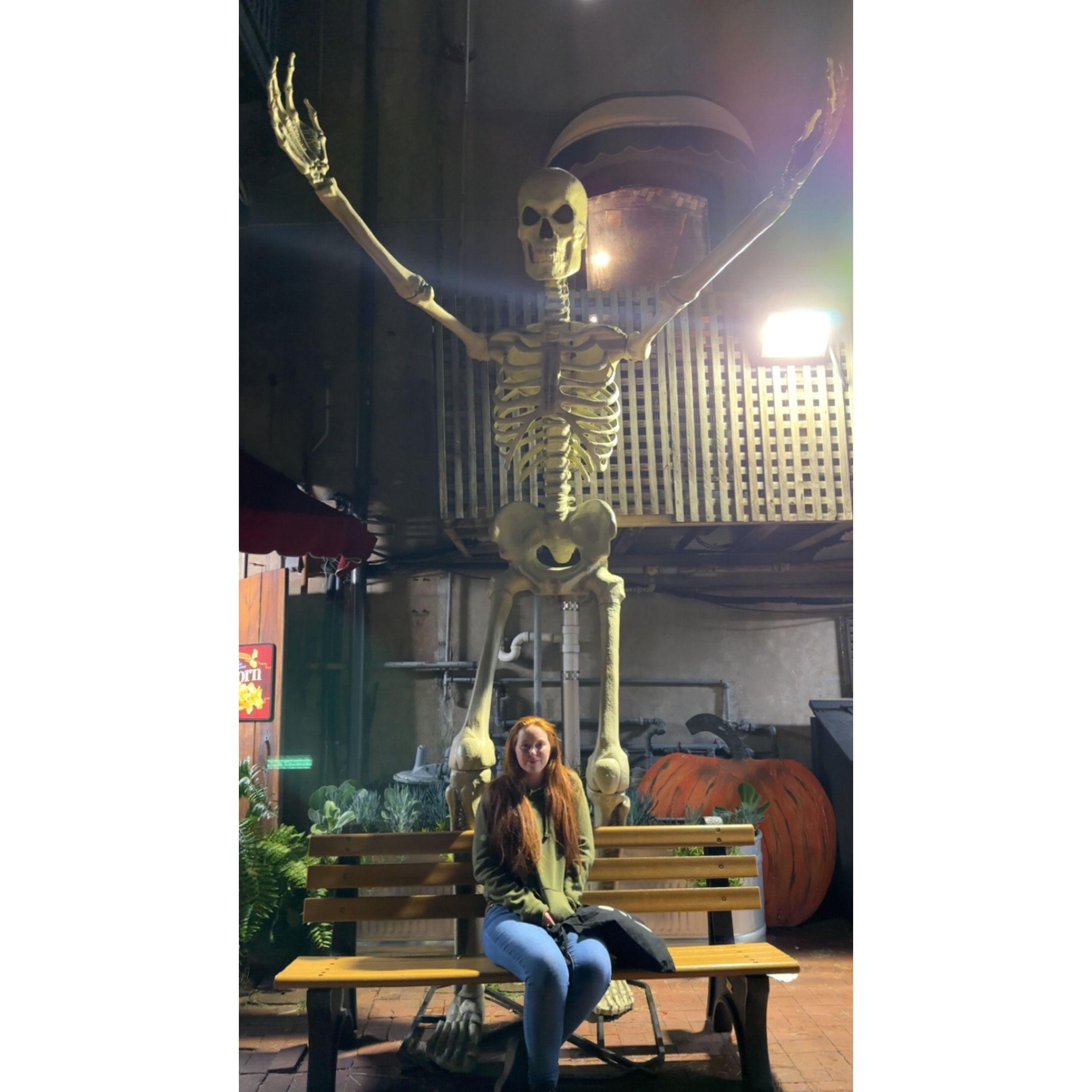 Giant skeleton on River Street