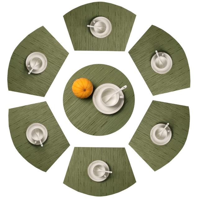 SHACOS Round Table Placemats Set of 7 Wedge Placemat with Centerpiece Round Mat Heat Resistant Table Mats Wipe Clean (7, Green)