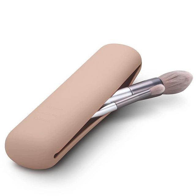 FERYES Travel Makeup Brush Holder, Silicon Trendy and Portable Cosmetic Face Brushes Holder, Soft and Sleek Makeup Tools Organizer for Travel- Khaki