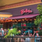 Tres Hombres Long Bar & Grill