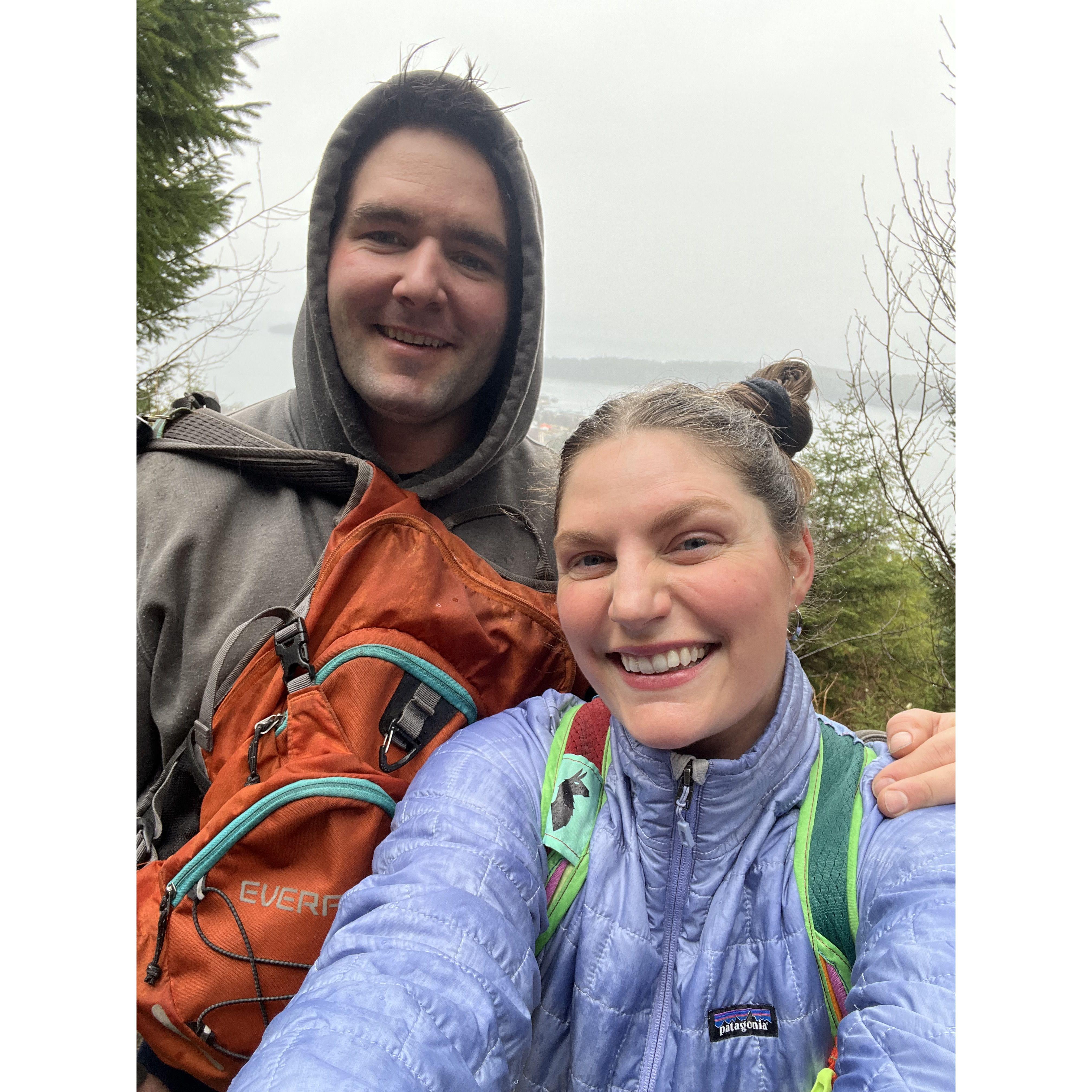 Hiking up Sunnahae with foggy Craig in the background