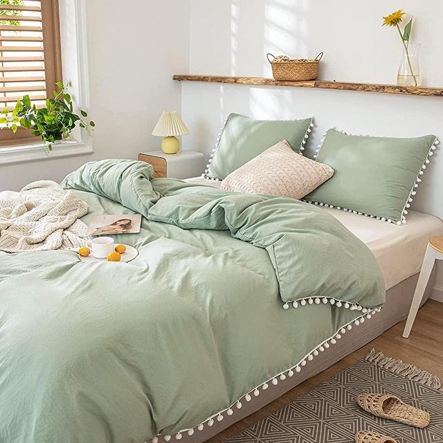 Bedbay Sage Green Bedding Set Queen Green Pom Pom Duvet Cover Set White Ball Fringe Decor Shabby Chic Boho Bedding 3 Pcs 1 Sage Duvet Cover 2 Pillowcases (Sage Green, Queen)