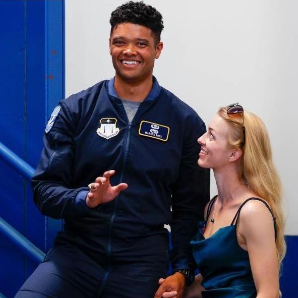 Get you someone who looks at you like Rachel looks at me in a bluesuit😍😅😅