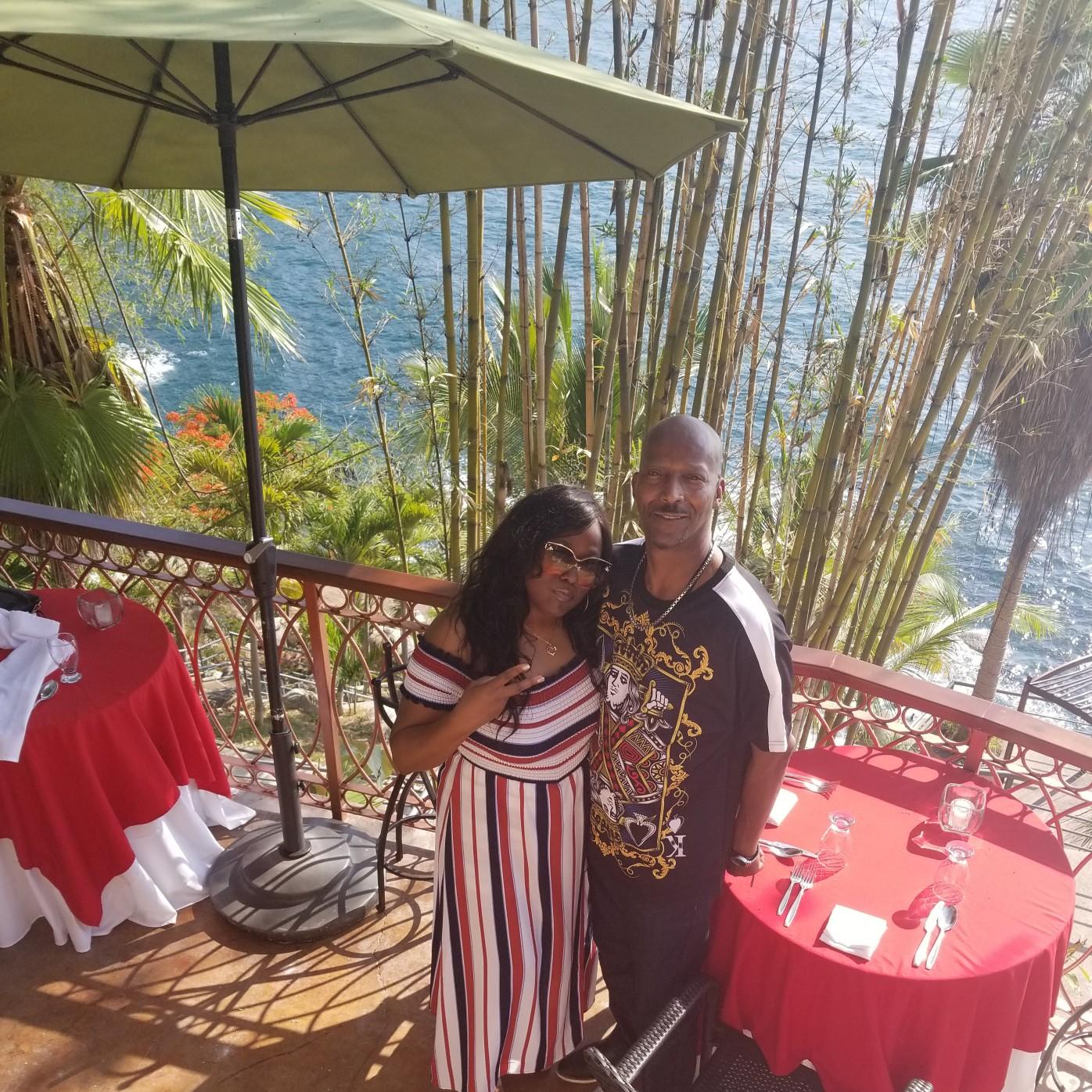 Romantic dinner at LeCliff in PV