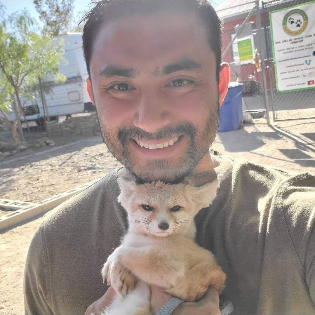 This was Jillaine's favorite picture on Jerrome's dating app profile. Did she really want to meet him or just use him as a way to meet the Fennec Fox?