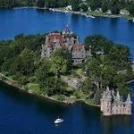 Boat Tour along the 1000 islands