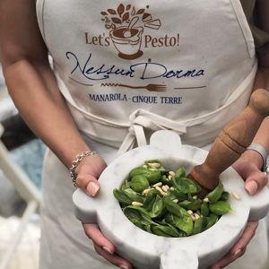 Nessun Dorma pesto making class for two in Cinque Terre