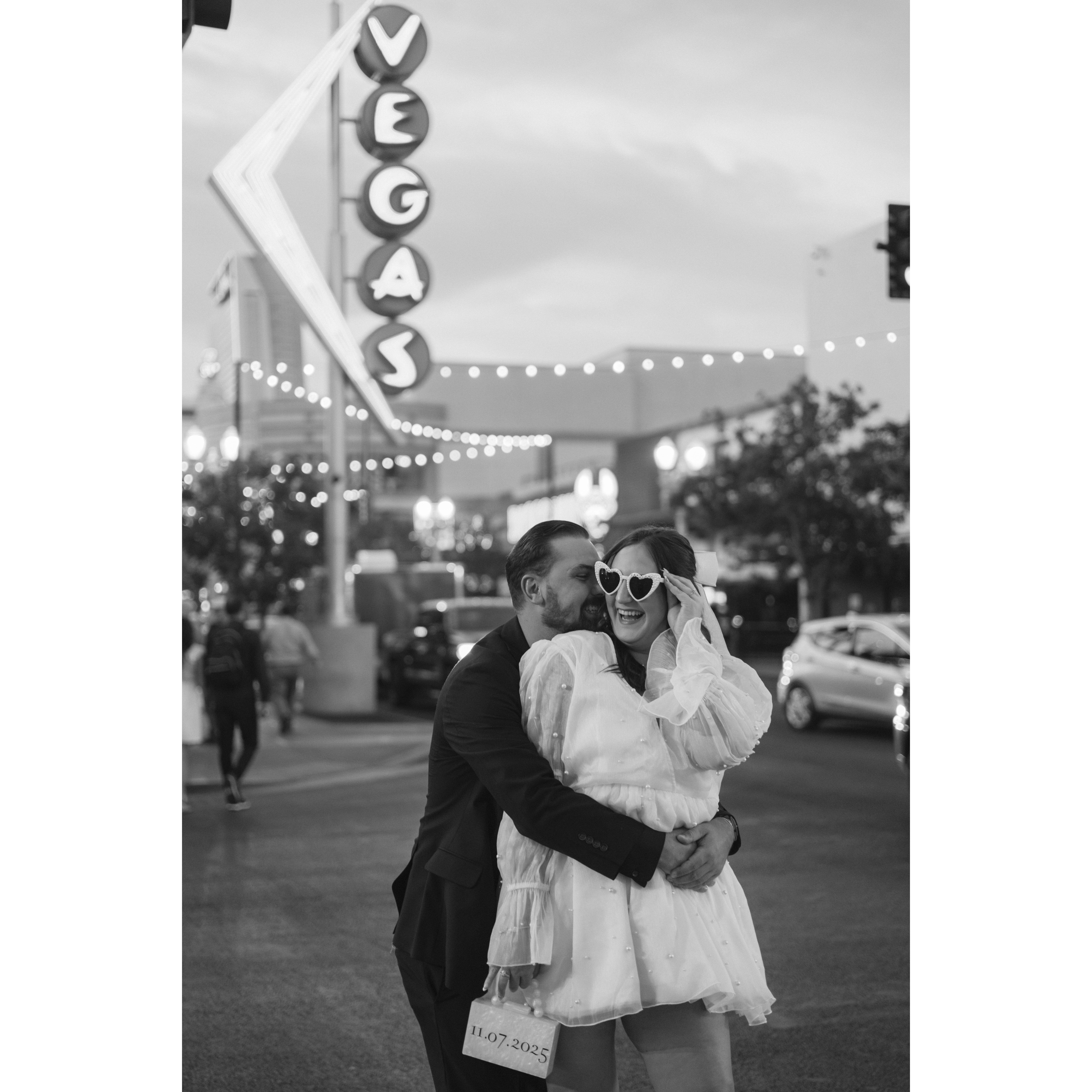 Vegas Engagement Pics!
