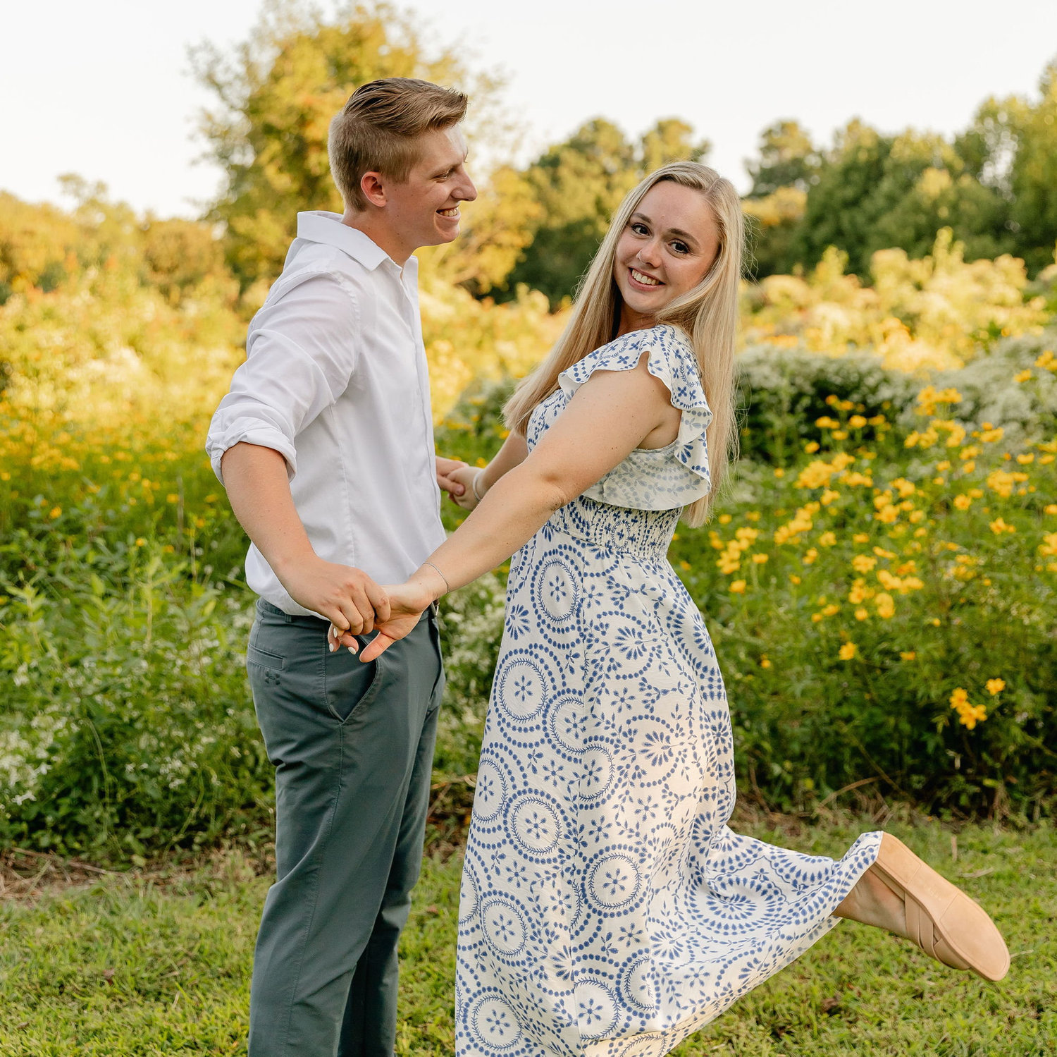 Engagement pictures on Kent Island, a place we frequently visit having always lived in Maryland.