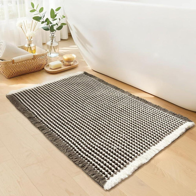 GRLYUH Waffle Bath Mat - Boho Bathroom Rugs Non Slip Washable, Super Absorbent & Quick Dry, Small Bath Mats Farmhouse Bathroom Decor, 18'' x 30'', Olive Green and White