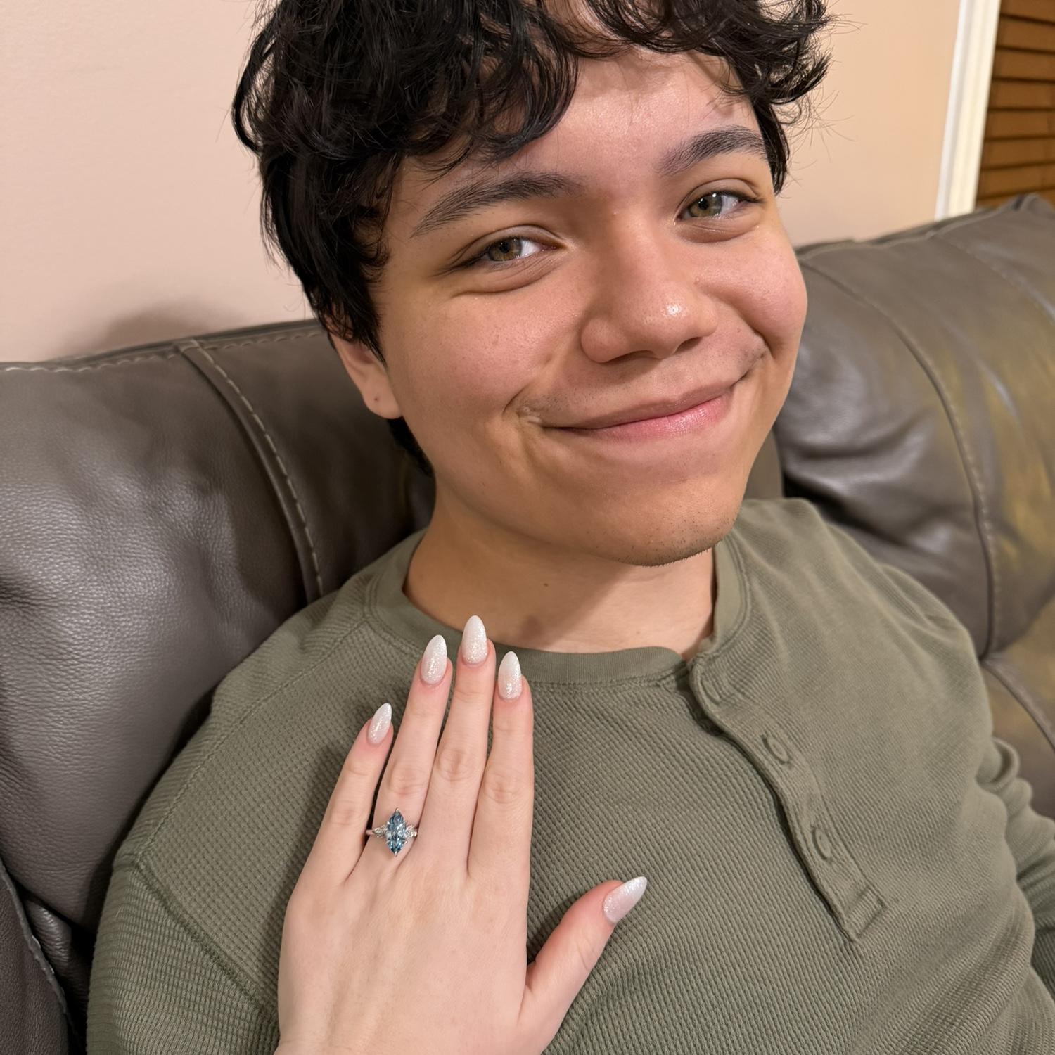 Fun fact✨: The blue diamond in my ring symbolizes our partnership by being a combination of our birthstone colors!
🤍+💙=🩵