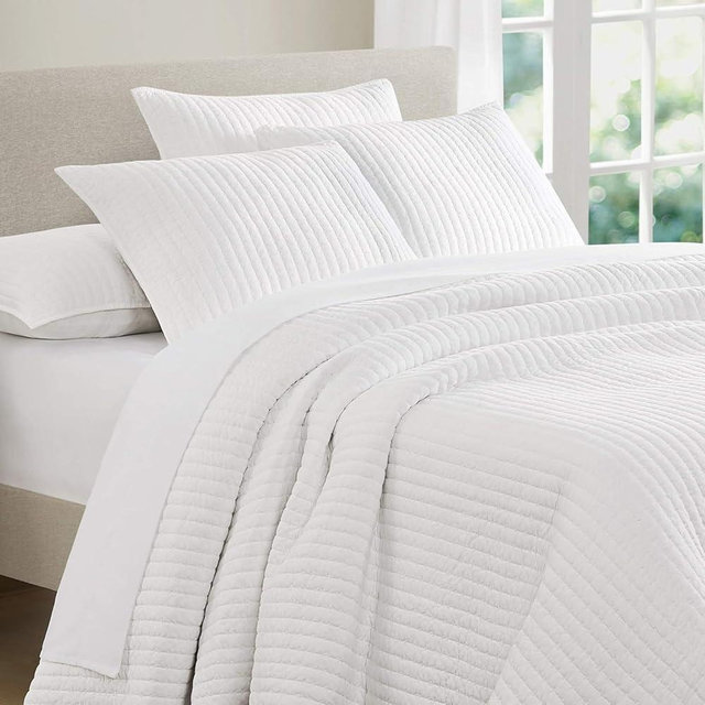 Wonderful 100% Cotton Jersey Channel Stitch Reversible Queen Quilt Set Prewashed Coverlet, Lightweight, Breathable, Fade&Stain Resistant, Striped Bedspread, Modern Coverlet Bed Cover (White, Queen)