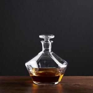 Tour Decanter
