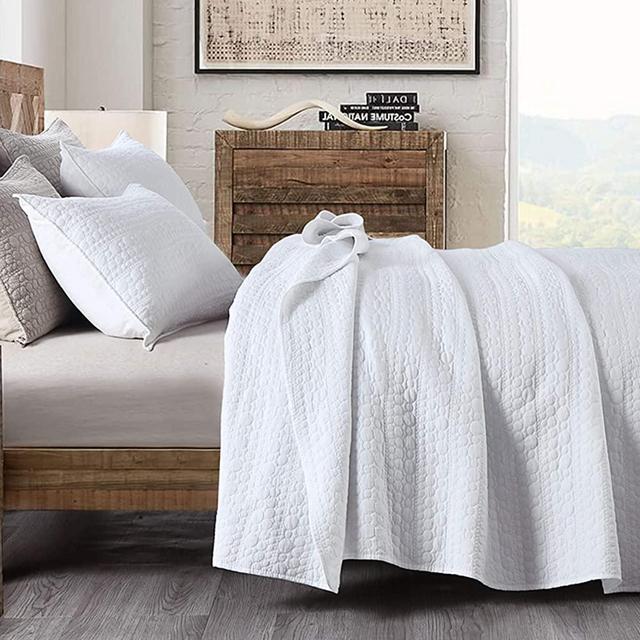 HORIMOTE HOME Quilt Set King Size White, Classic Geometric Spots Stitched Pattern, Pre-Washed Microfiber Chic Rustic Look, Ultra Soft Lightweight Quilted Bedspread for All Season, 3 Pieces
