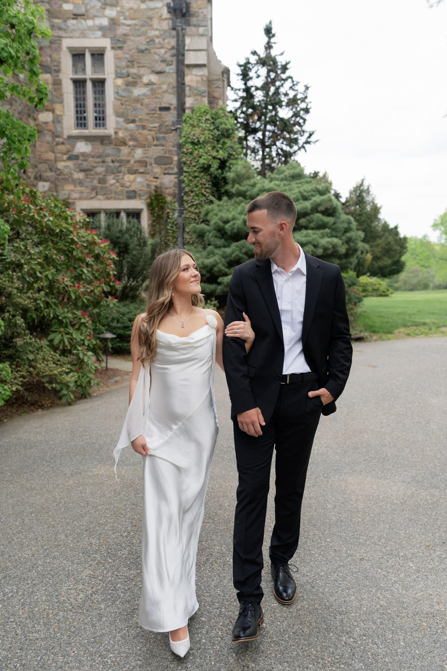 The Wedding Website of Taylor Noll and Zach Sciré