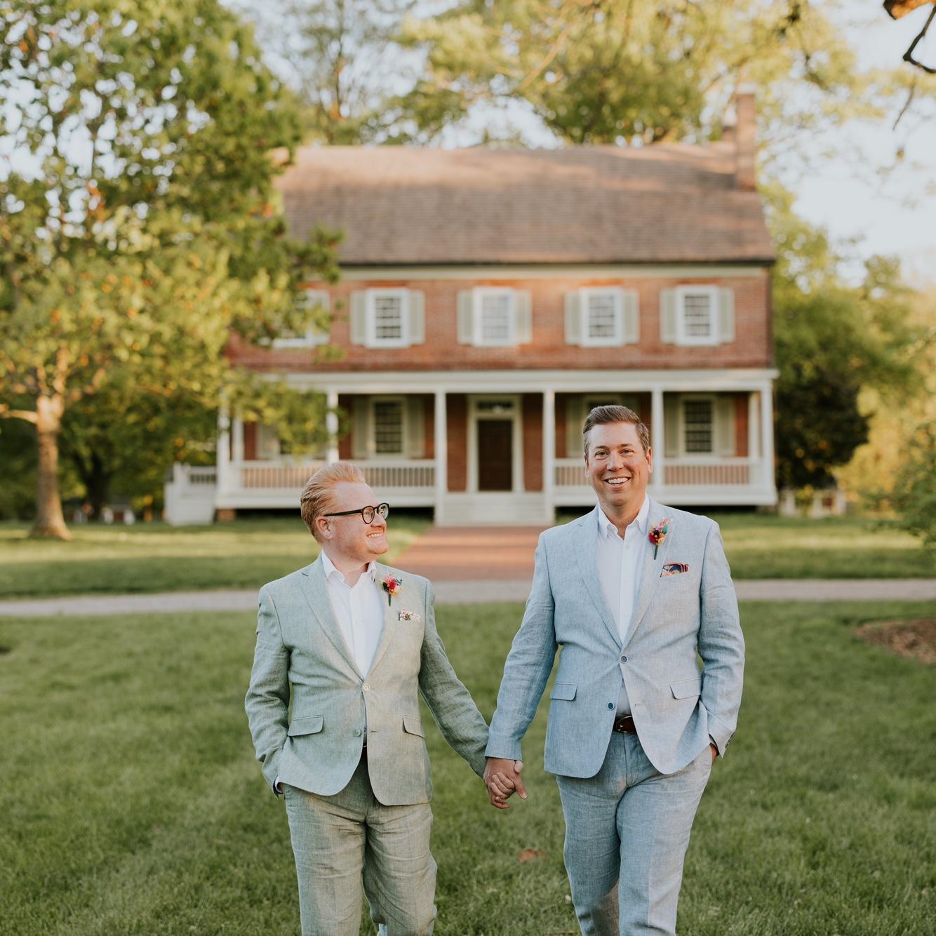 Engagement photo session, Locust Grove, April 2024. Credit: Erin Chapman Photography