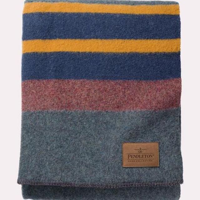 YAKIMA CAMP BLANKET (in "lake" color)