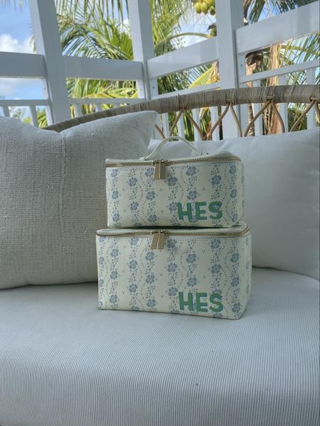 OTM Exclusive The Large Vanity Case in Posy Mist (Personalization: CAK)