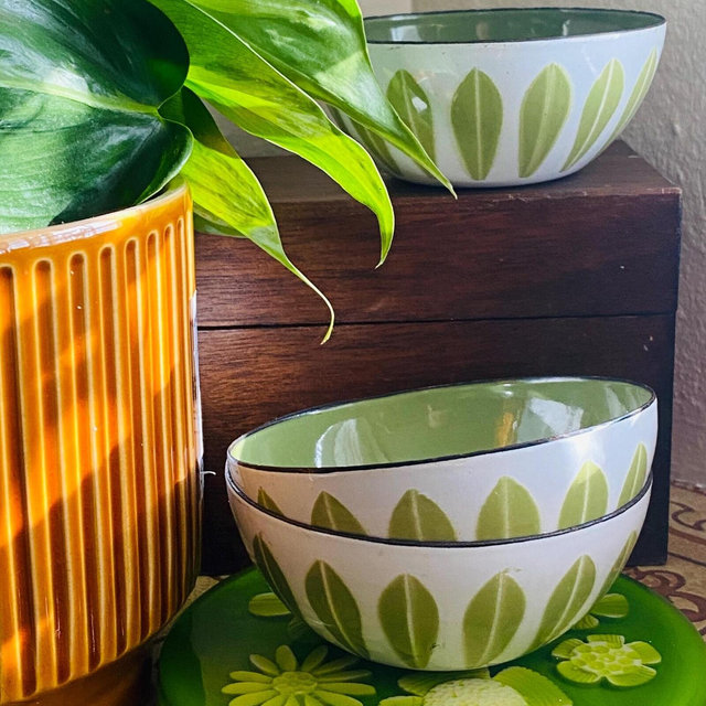 Catherine Holm Enamelware Lotus 4" Wide Snack Bowl White & Green Vintage MCM