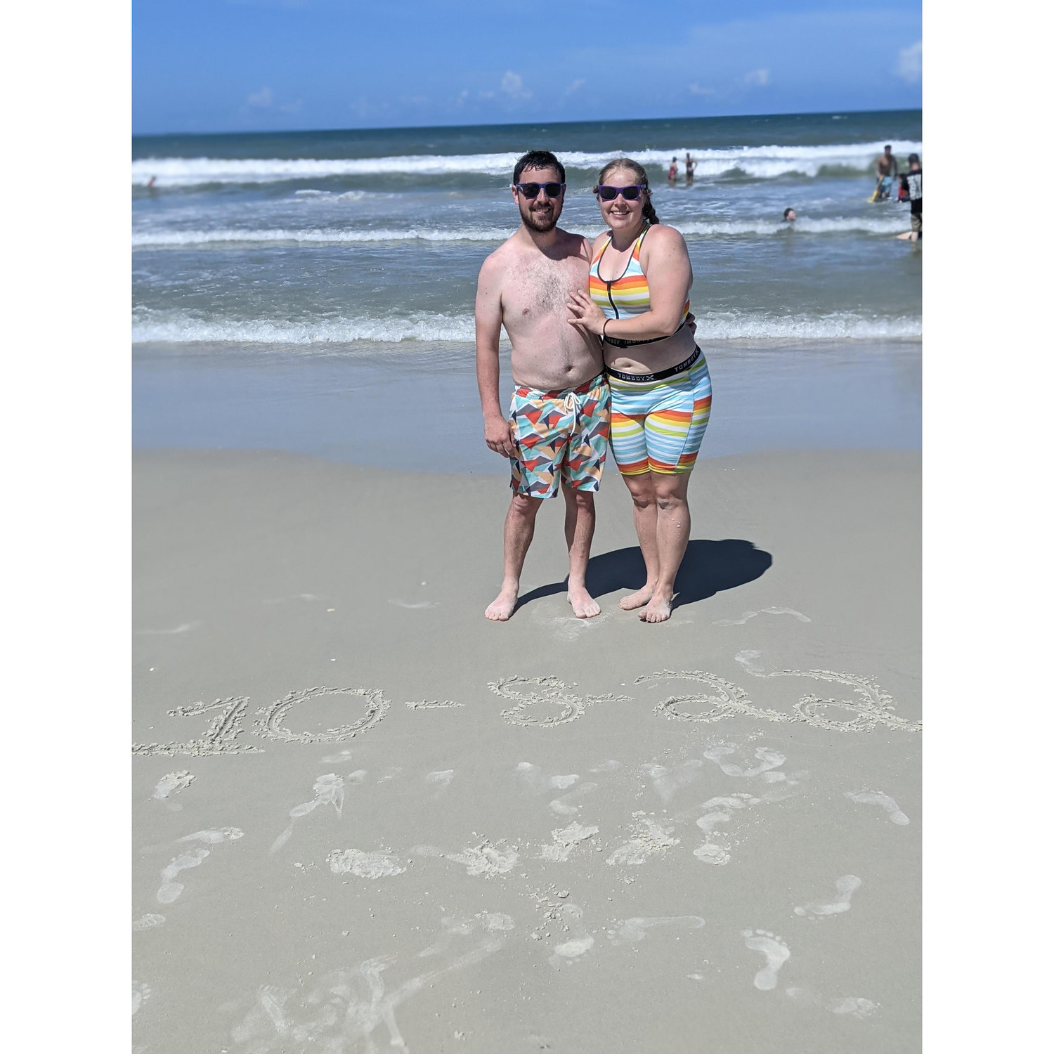 The best possible way to share our chosen wedding date with everyone, on the beaches in Florida