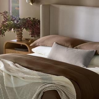 Signature Hemmed Organic 3-Piece Duvet Set