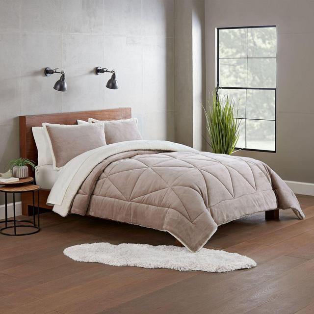 UGG® Avery 3-Piece Reversible Full/Queen Comforter Set in Fawn