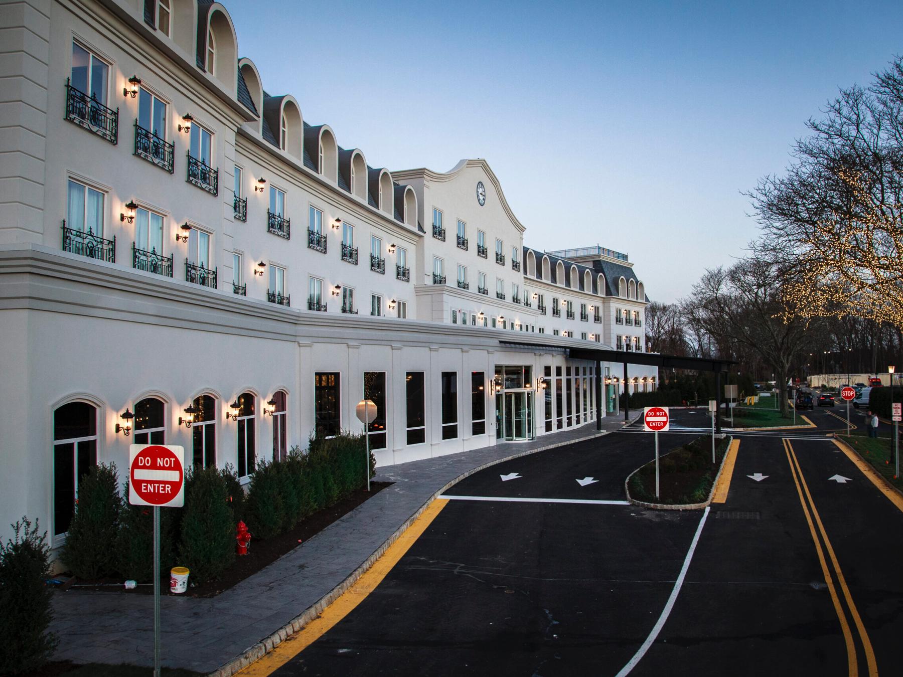 The Wedding Website of Aria Leunes and Frank Mirabella