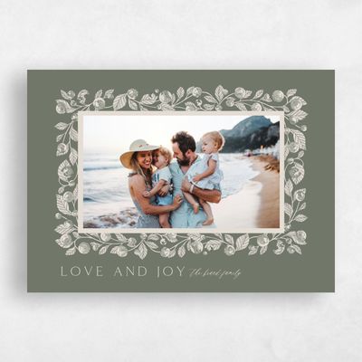 Green Standard Holiday Card - Berry Garland