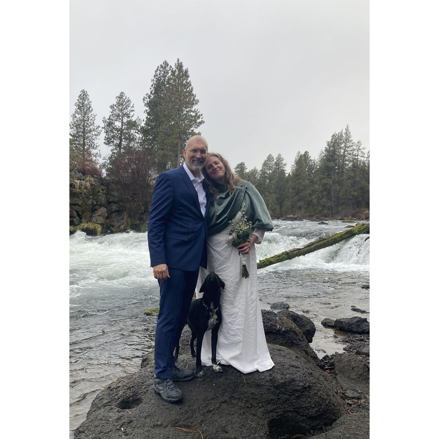 We got married on Dec 21, with our sweet pup Theo, a few close friends, and the Deschutes River by our side.