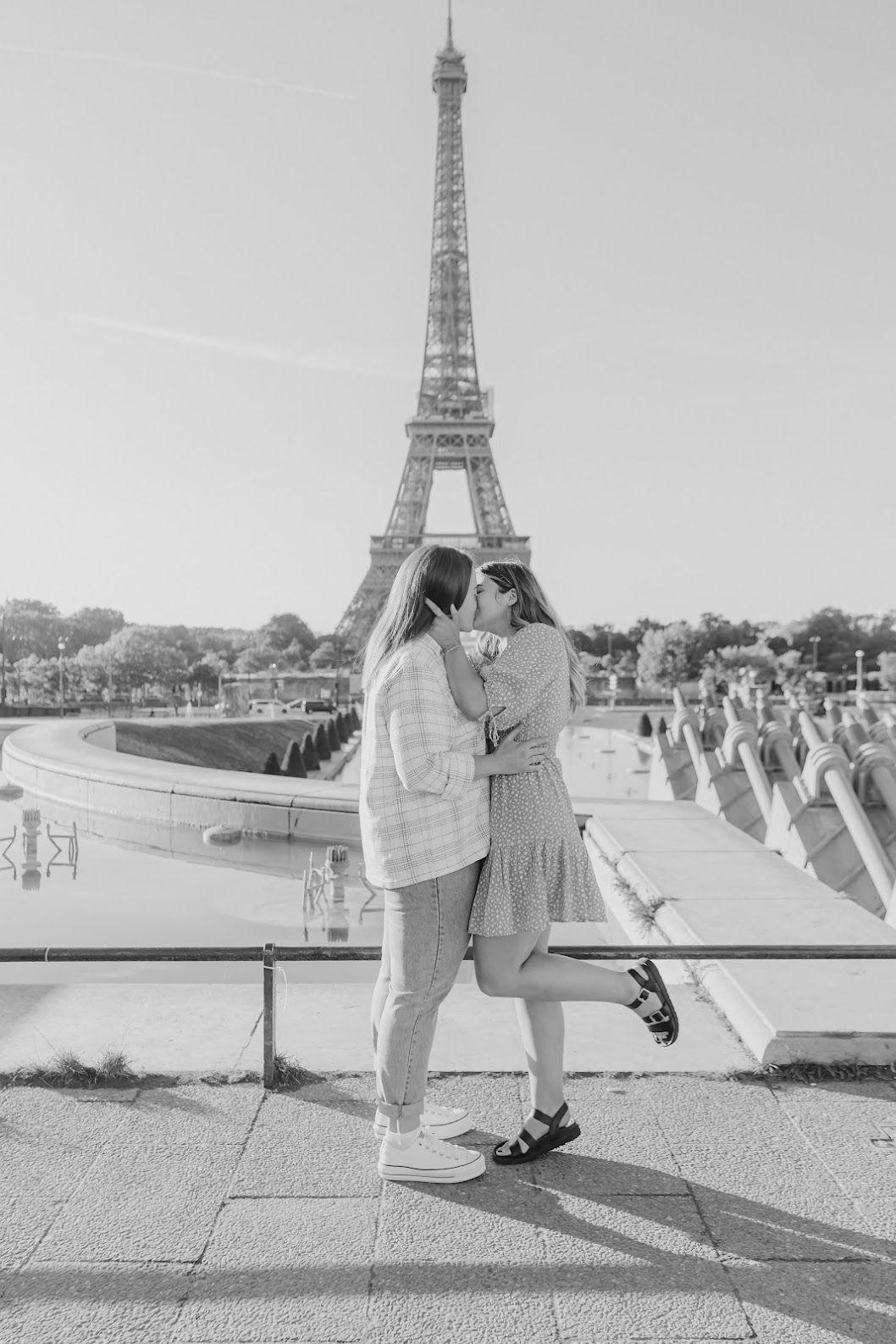 The Wedding Website of Laura Bendle and Courtney Morley