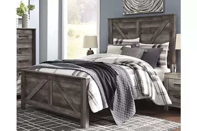 Wynnlow Queen Crossbuck Panel Bed
