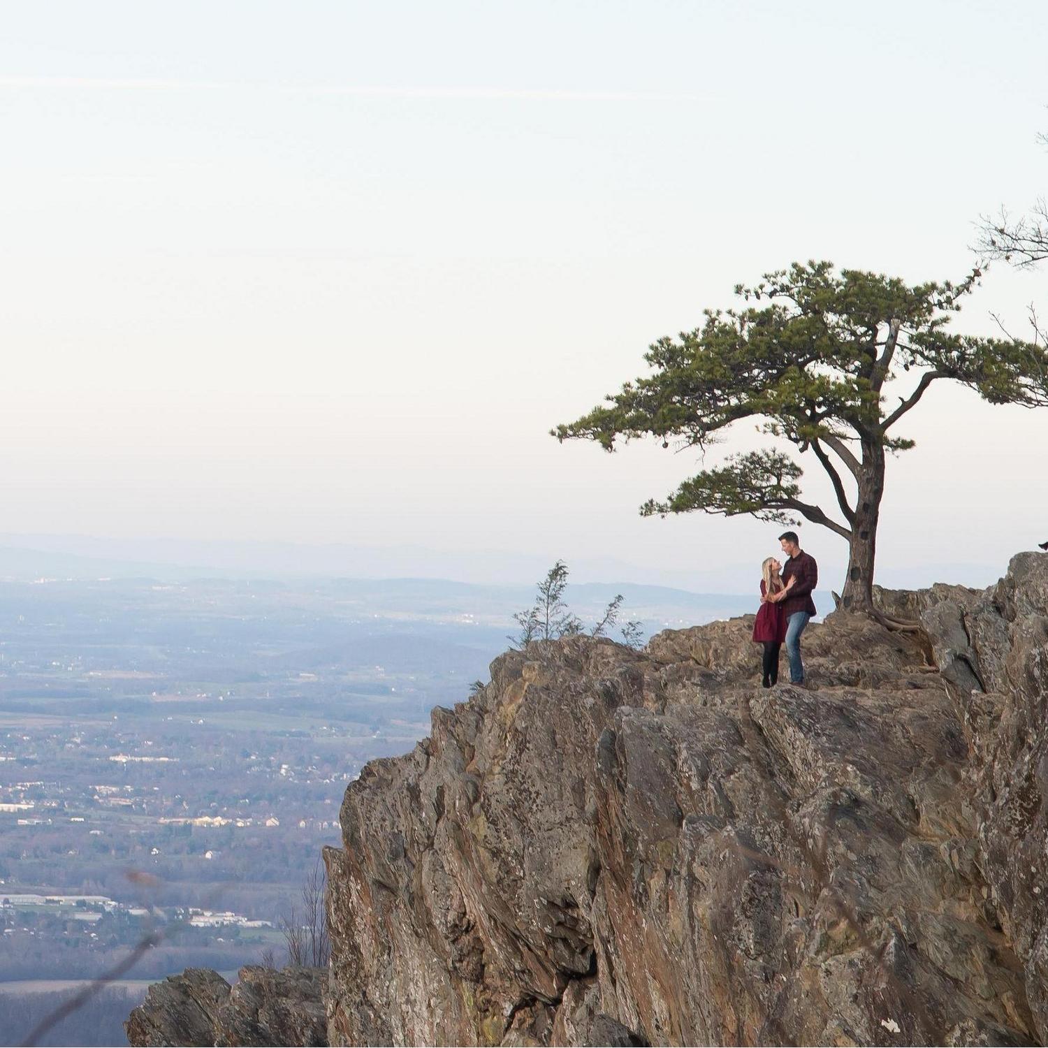 Raven's Roost Overlook. Lyndhurst, VA.

Photo Cred: Bokeh Lan Photography