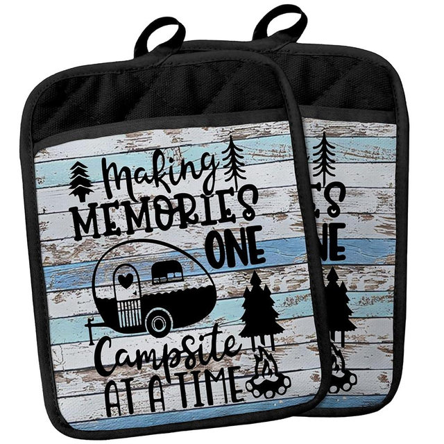 Camping Camper RV Gifts Pot Holders with Pockets, Making Memories One Campsite at a Time Pot Holders Heat Resistant Oven Mitts Hot Pads for Campsite RV Kitchen Baking Cooking