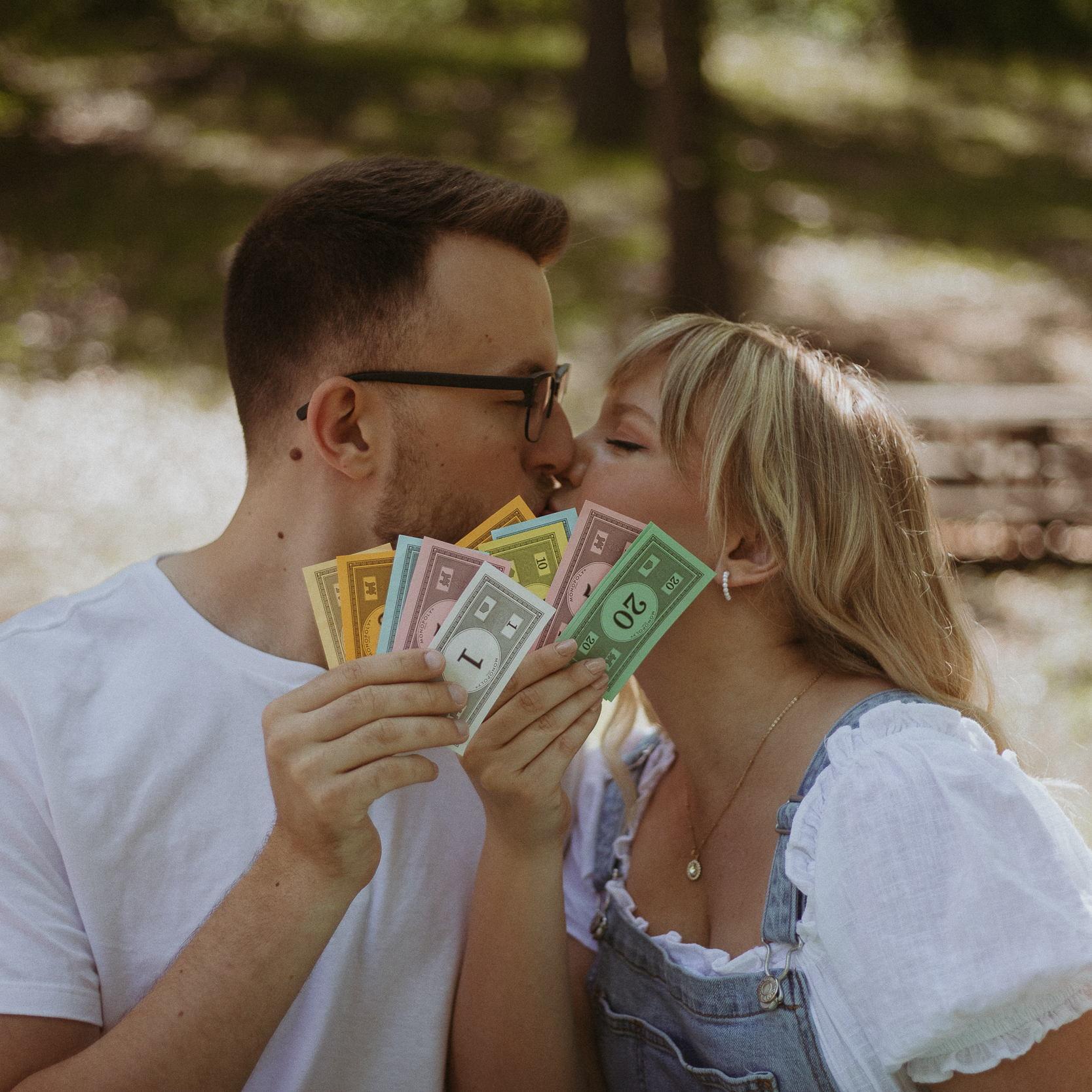*smooch*