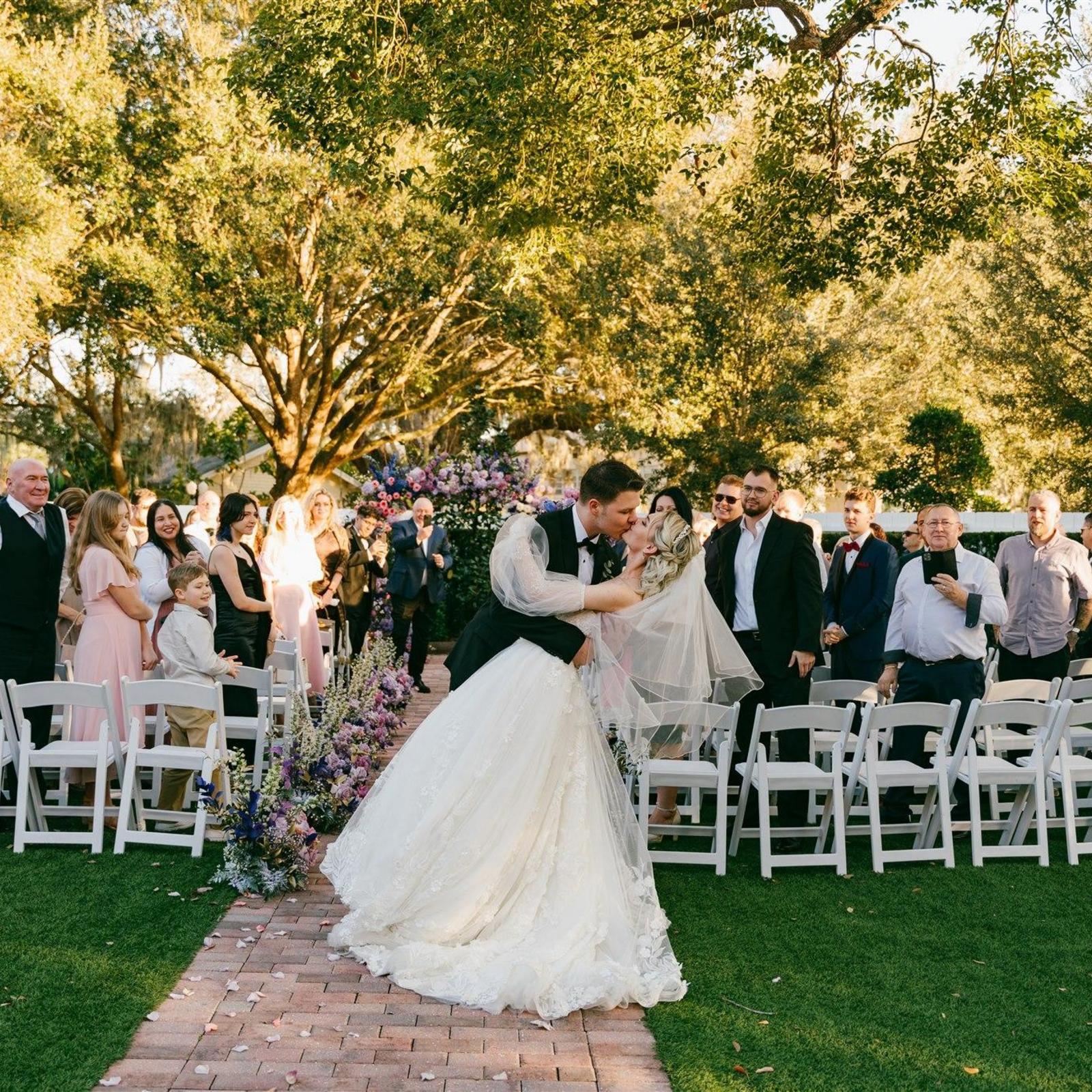 The Best 8 Wedding Venues in Sanford, FL - Zola, image size:1600x1066