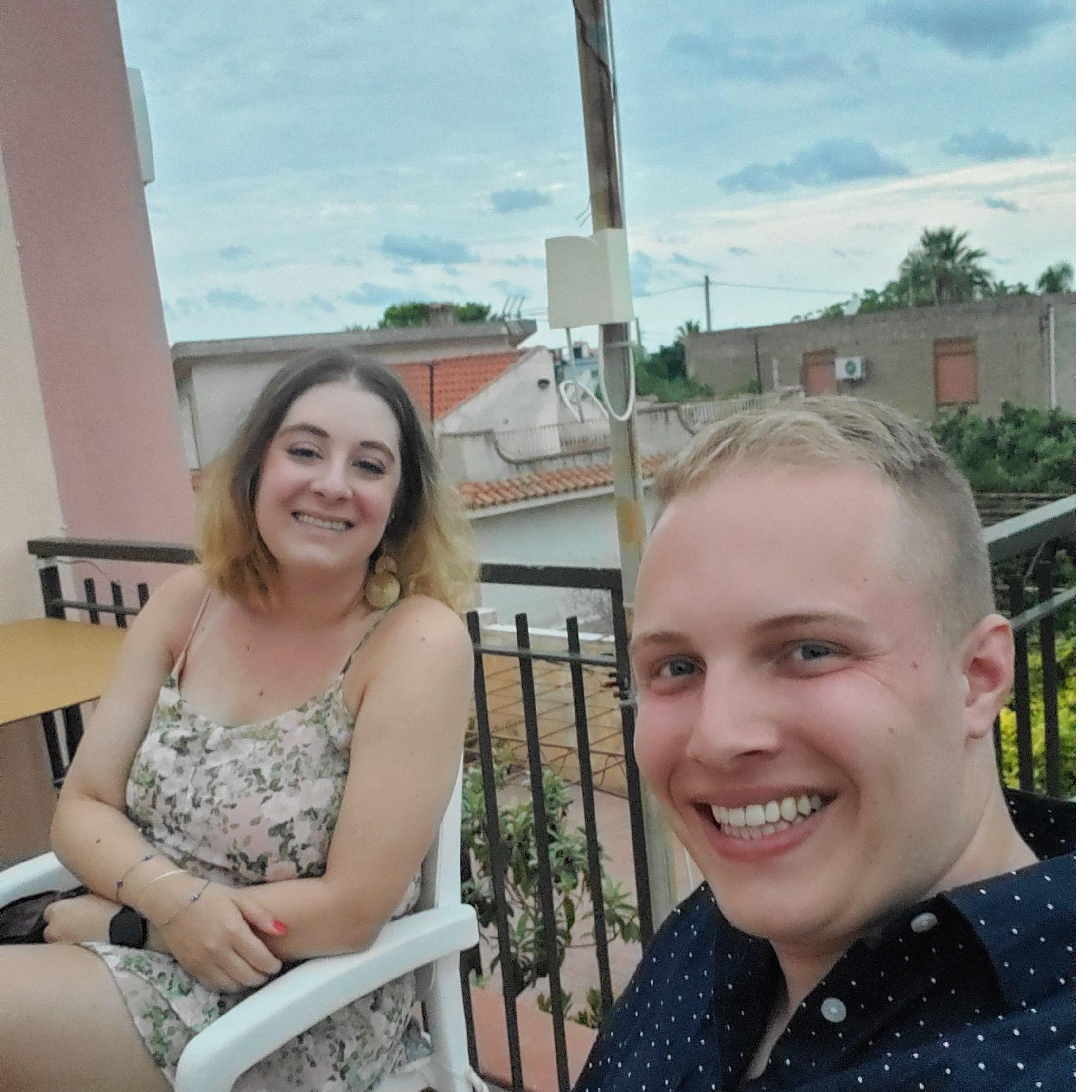 We Love To Travel!