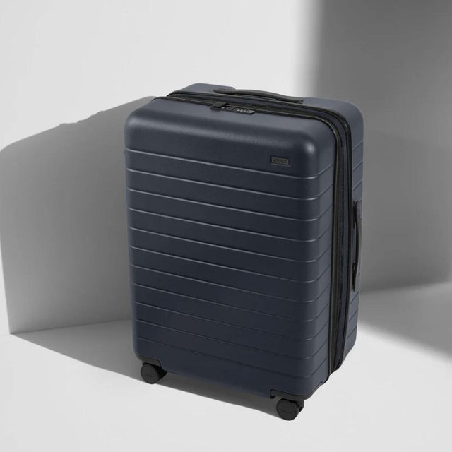 The Medium Flex in Navy Blue